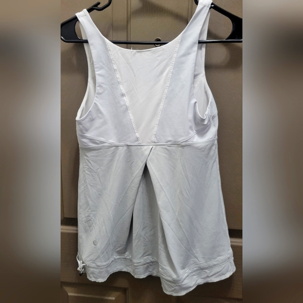 Lululemon Athletica Tops Lululemon Run Ta Ta Topper silver spoon  Tank size 8 - Picture 6 of 10